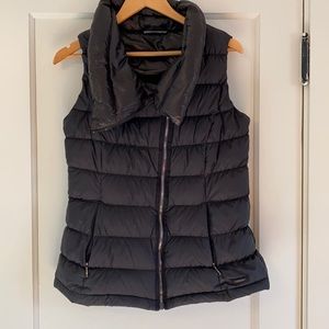 Athleta black puff vest